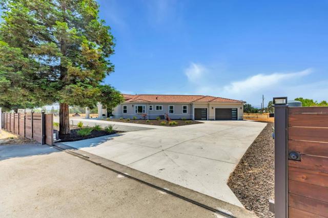 10055 Foothill Avenue, Gilroy CA: https://media.crmls.org/mediaz/bb15f906-152e-414d-a705-54d0bfb9c78a.jpg