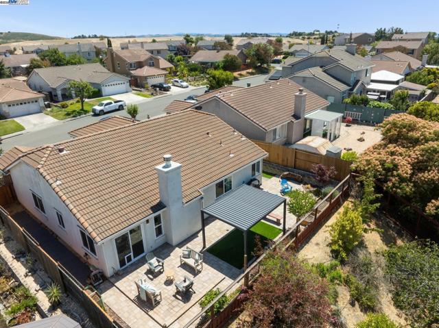 5408 La Salle Way, Vallejo CA: https://media.crmls.org/mediaz/bb16298f-3b6d-496b-b373-a9ec02b7f9ae.jpg