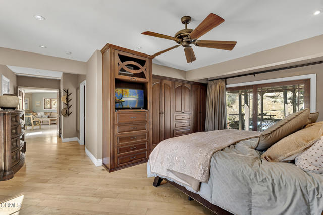 9999 Wornom Avenue, Sunland CA: https://media.crmls.org/mediaz/bb16e8a5-b1b1-4a7a-89a5-876fd6126ce5.jpg