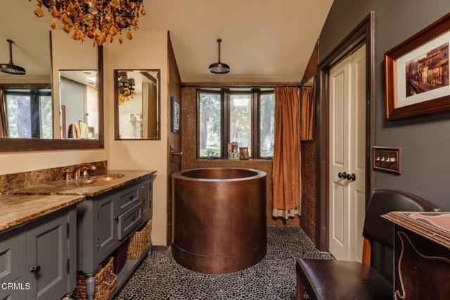 4953 Alta Canyada Road, La Canada Flintridge CA: https://media.crmls.org/mediaz/bb172e81-a726-4f70-b97a-84814d3017cd.jpg