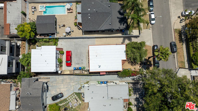 700 N Dillon Street, Los Angeles CA: https://media.crmls.org/mediaz/bb17431d-261e-4004-bc59-61aedbfaddc8.jpg