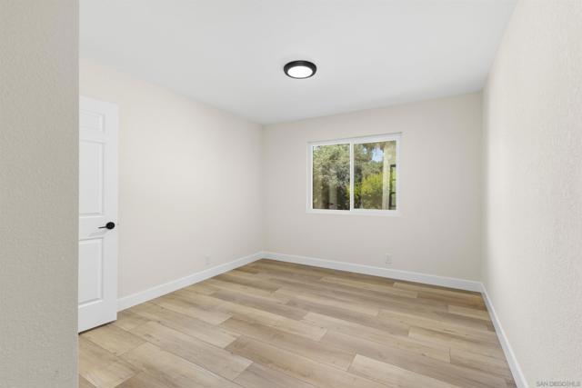 1217 Monte Vista Dr, Vista CA: https://media.crmls.org/mediaz/bb179dfa-0e92-4a2e-af4e-40d6b66345ab.jpg