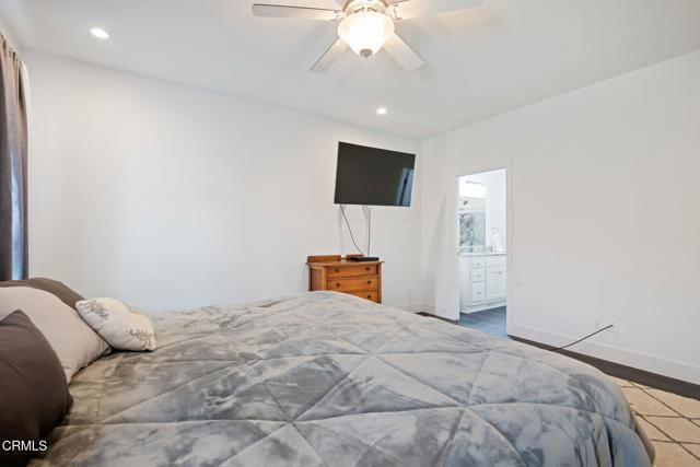 11100 Telegraph Road, Ventura CA: https://media.crmls.org/mediaz/bb17b843-f2b5-4964-8b24-5e30e7d8d59e.jpg