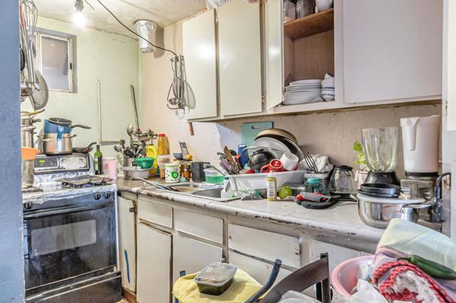 37 Union Street, San Jose CA: https://media.crmls.org/mediaz/bb18107f-da26-4cc3-bf77-edb18321e934.jpg