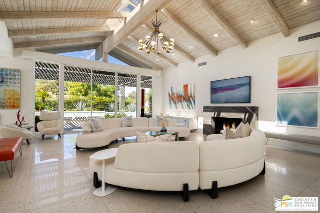 30 Mayfair Drive, Rancho Mirage CA: https://media.crmls.org/mediaz/bb183f8d-887c-49ec-82e4-6a34a3e74cb7.jpg