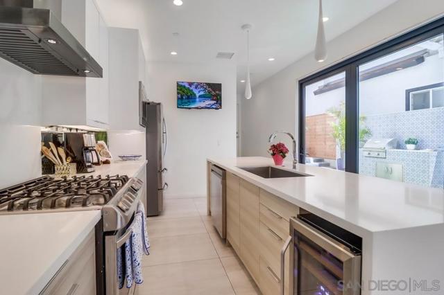 140 Imperial Beach Blvd, Imperial Beach CA: https://media.crmls.org/mediaz/bb1885b9-3b71-443a-a851-ef02f7cda017.jpg