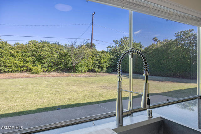 1368 Sheffield Place, Thousand Oaks CA: https://media.crmls.org/mediaz/bb192272-343d-40b2-ac8f-05f53e4abedb.jpg