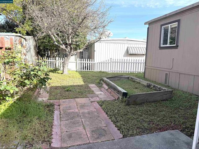 244 American Canyon Rd, American Canyon CA: https://media.crmls.org/mediaz/bb19260f-b7ae-4311-96f2-5e7c46026b8b.jpg