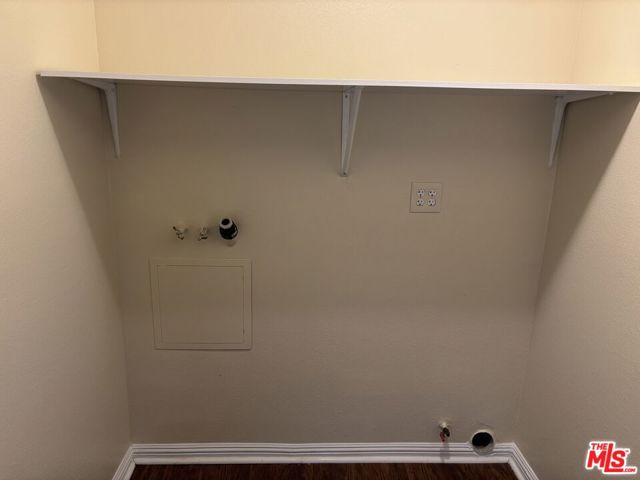 242 W 60th Street, Los Angeles CA: https://media.crmls.org/mediaz/bb19ba86-c1aa-4ade-8499-45ddd50ae7aa.jpg