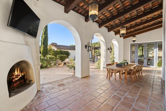 16636 El Zorro Vista, Rancho Santa Fe CA: https://media.crmls.org/mediaz/bb19e103-a11c-41ad-88bd-708ef11e01db.jpg