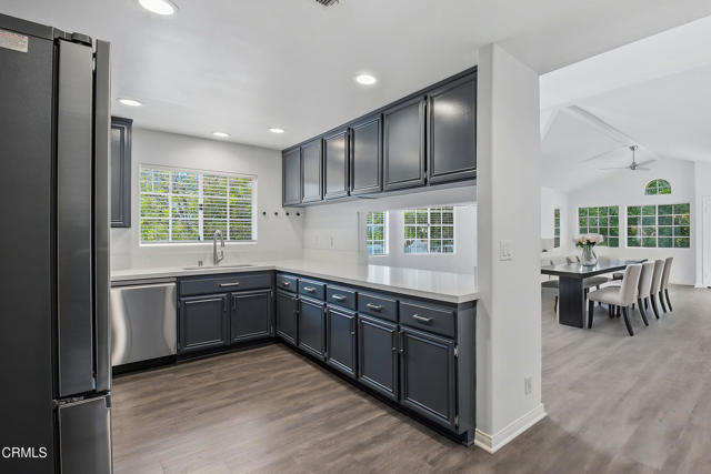 574 Charles Street, Moorpark CA: https://media.crmls.org/mediaz/bb1c71fe-0439-411a-abc1-751ede2d1be6.jpg