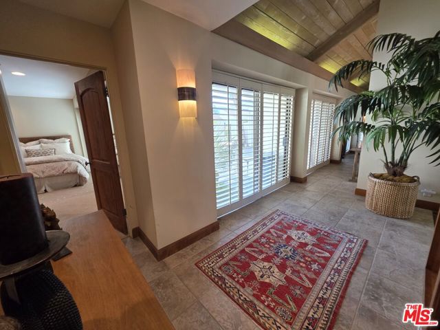 34725 Mission Hills Drive, Rancho Mirage CA: https://media.crmls.org/mediaz/bb1d0c3b-7b50-4f97-add5-788499a38411.jpg