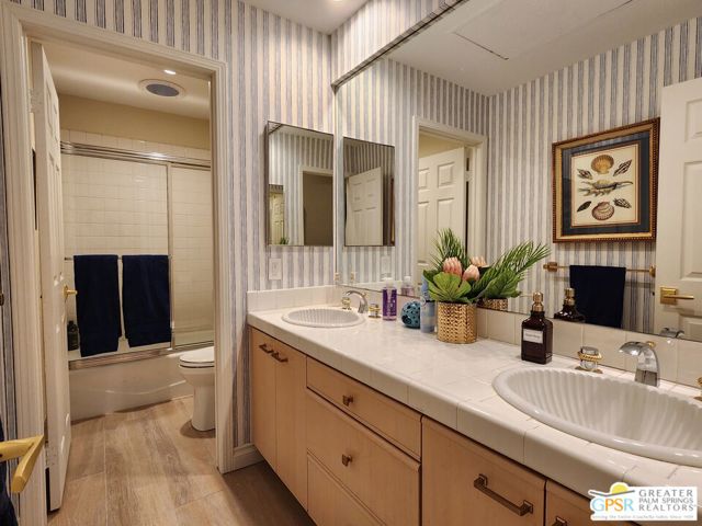 36660 Palm Court, Rancho Mirage CA: https://media.crmls.org/mediaz/bb1d7ebc-baad-4405-bf09-fb7f955e7b03.jpg