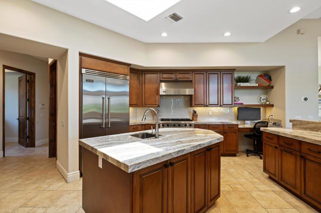 81080 Shinnecock, La Quinta CA: https://media.crmls.org/mediaz/bb1d8232-81f5-4d3c-b2e8-5bfc463346ac.jpg