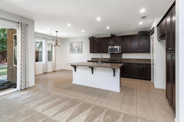 Detail Gallery Image 9 of 28 For 9814 Buckhorn Peak Dr, Bakersfield,  CA 93311 - 3 Beds | 2 Baths