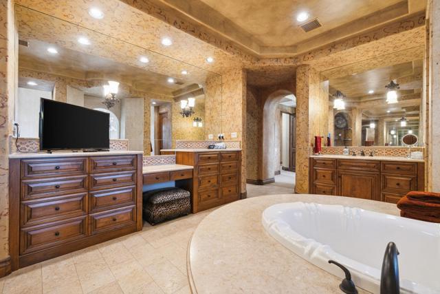 Image 58 of 99 For 4 Terra Vista Court