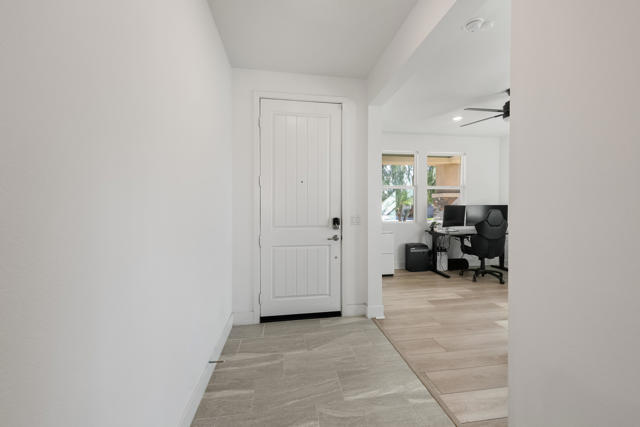 Image 28 of 44 For 40161 Padova Drive