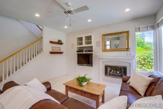 11841 Treewind Ct, San Diego CA: https://media.crmls.org/mediaz/bb1ebe43-f1ad-4341-b353-b4612a185f99.jpg