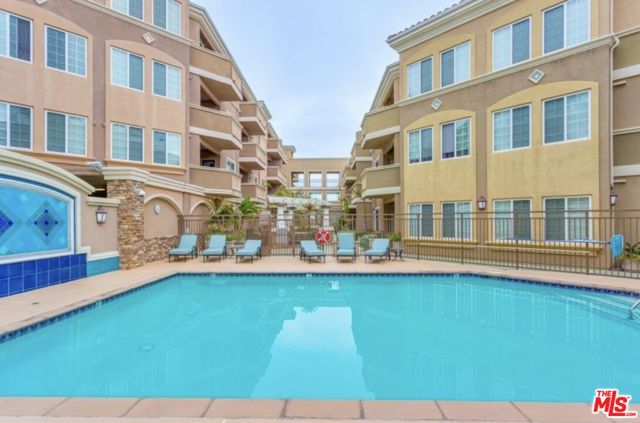 2750 Artesia Boulevard, Redondo Beach CA: https://media.crmls.org/mediaz/bb1ed317-058d-4326-9234-87593e955cf6.jpg