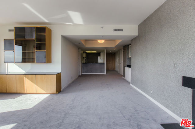 10520 Wilshire Boulevard, Los Angeles CA: https://media.crmls.org/mediaz/bb1ee31e-ef0f-4552-aec3-1ad217a5bd79.jpg