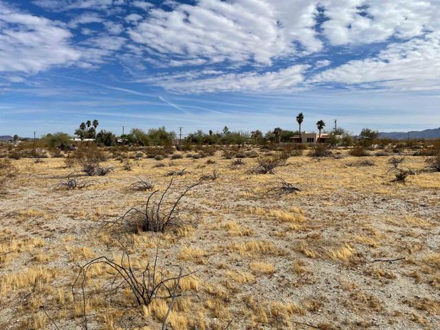 78 Broken Arrow, Borrego Springs CA: https://media.crmls.org/mediaz/bb1fbd52-6400-471b-9b9f-d489d005d9a9.jpg