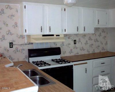 Detail Gallery Image 3 of 8 For 2178 Thrush Ave #J,  Oxnard,  CA 93033 - 1 Beds | 1 Baths