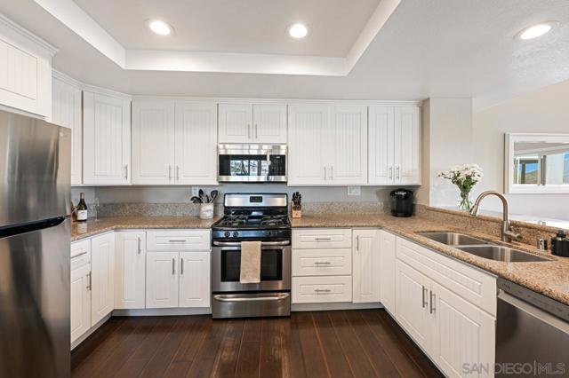 701 Fino Glen, Escondido CA: https://media.crmls.org/mediaz/bb21c8d4-d224-4545-b4fb-de5bc68b2e7a.jpg