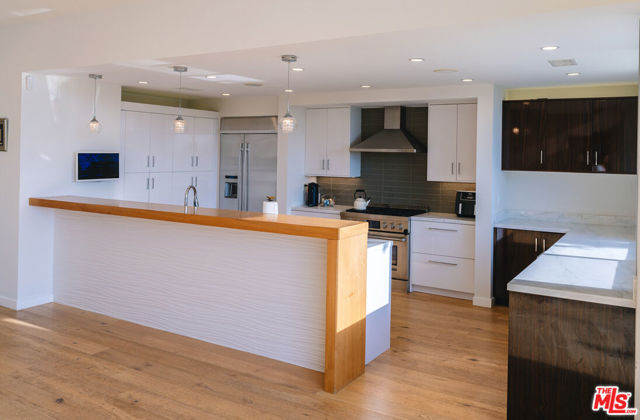 3423 Scadlock Lane, Sherman Oaks CA: https://media.crmls.org/mediaz/bb21da7f-28ab-4121-896c-89e01f236899.jpg