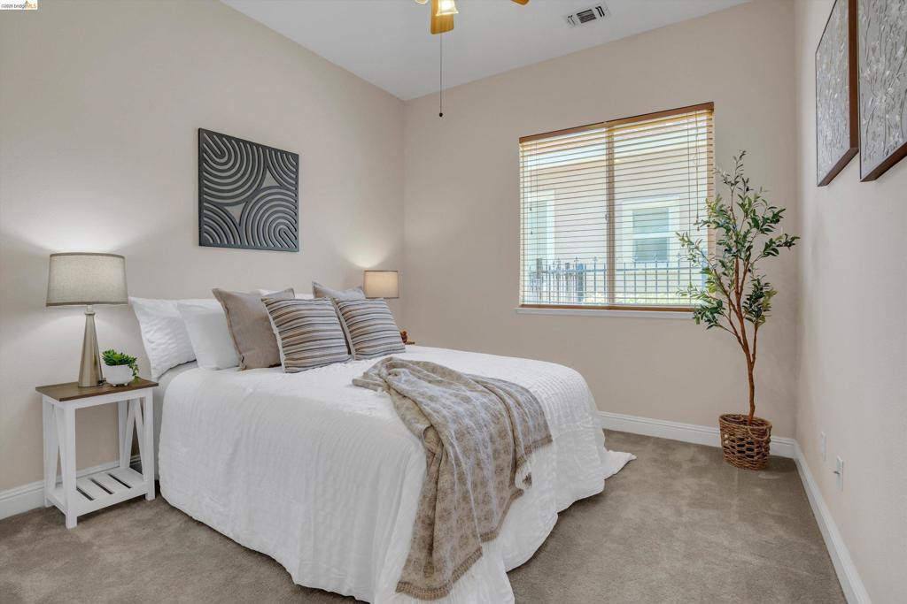 https://media.crmls.org/mediaz/bb22b625-bc8d-4fe4-ac57-260484f11912.jpg?preset=X-Large