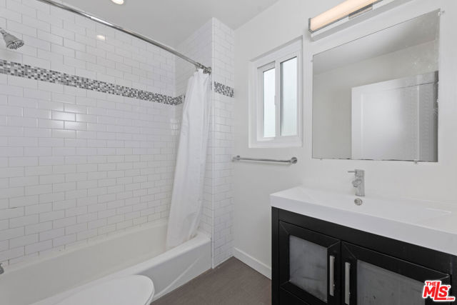 1807 Oak Street photo 8