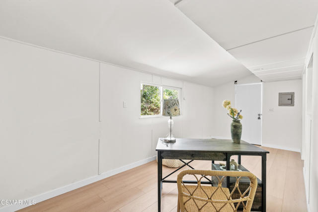 3167 Waco Avenue, Simi Valley CA: https://media.crmls.org/mediaz/bb2311bc-3d9a-416d-a6b5-a2787f3ccc2d.jpg