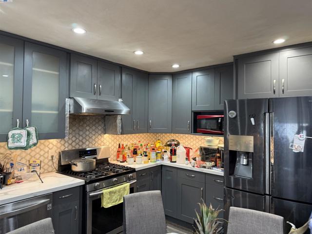 14955 Lark St, San Leandro CA: https://media.crmls.org/mediaz/bb235ae1-59c3-4edf-8795-4b947283036f.jpg