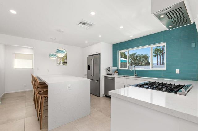 411 E Racquet Club Road, Palm Springs, CA 92262
