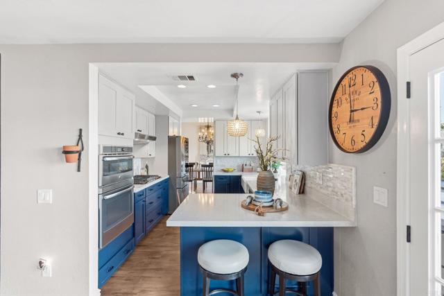 Detail Gallery Image 9 of 37 For 1842 Avenida Mimosa, Encinitas,  CA 92024 - 4 Beds | 3 Baths