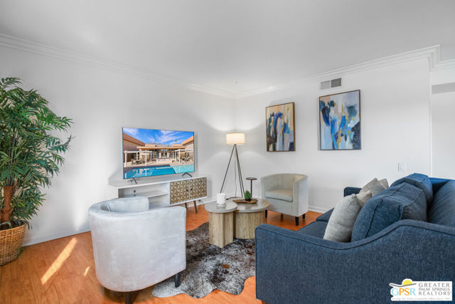 400 N Sunrise Way, Palm Springs CA: https://media.crmls.org/mediaz/bb25a726-123b-40be-8a45-3ee92eeeaba8.jpg