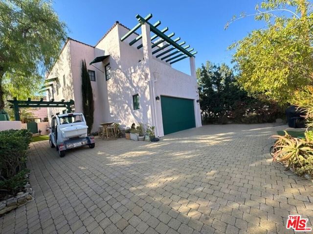 202 Canada Street, Ojai CA: https://media.crmls.org/mediaz/bb25d885-8fbd-4ff3-8c6b-16279753424a.jpg