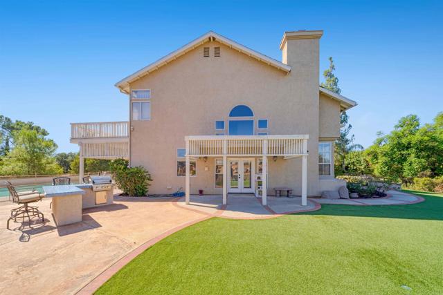 2173 Twisted Oak Ln Lane, Alpine CA: https://media.crmls.org/mediaz/bb25ed6f-ea5c-43f6-b4a5-1dbab55553a2.jpg