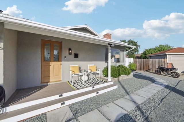 4273 Glazier Court, Concord CA: https://media.crmls.org/mediaz/bb265e0f-355e-4273-a4aa-aa48f00d5dfa.jpg