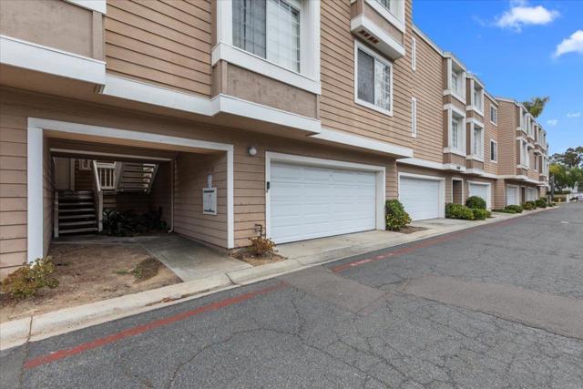 8585 Via Mallorca, La Jolla CA: https://media.crmls.org/mediaz/bb26813a-d09b-4990-a915-368700c47b37.jpg