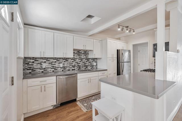 259 Los Altos Pl, American Canyon CA: https://media.crmls.org/mediaz/bb268de7-dc7a-468c-b9a0-2783a53eaa14.jpg