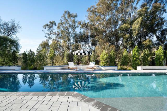 6449 Las Colinas, Rancho Santa Fe CA: https://media.crmls.org/mediaz/bb272db5-6dd2-4c4f-aa53-9d9c975639bc.jpg