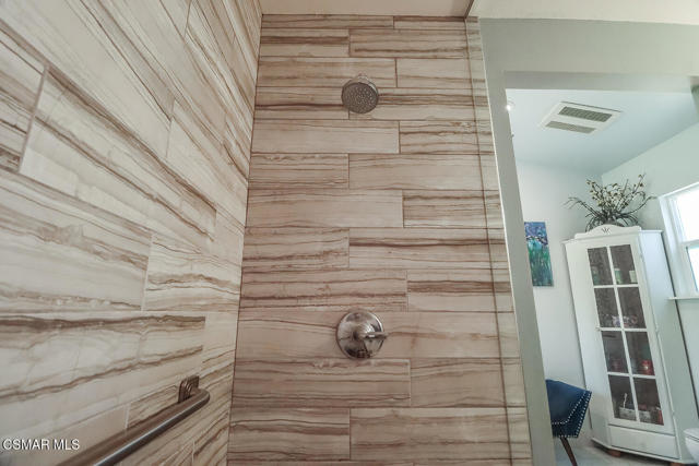 2433 Calle Narciso, Thousand Oaks CA: https://media.crmls.org/mediaz/bb27b63e-7d9a-4e93-bf1c-0595a6382a4a.jpg