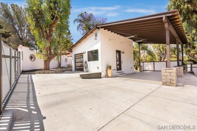2103 Sunnyside Ave, El Cajon CA: https://media.crmls.org/mediaz/bb28f259-87ad-4152-a20b-560bcf2de70e.jpg