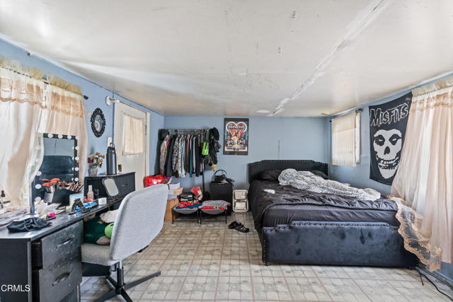 1156 S Alma Avenue, Los Angeles CA: https://media.crmls.org/mediaz/bb292cbe-e5cb-4f1e-ab42-7bed8d0b1002.jpg