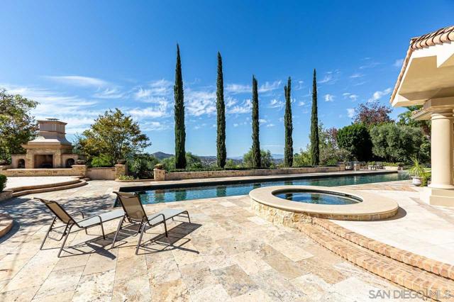 14440 Ridge Ranch Rd, Valley Center CA: https://media.crmls.org/mediaz/bb293172-0150-41cf-b9ce-638285c781aa.jpg