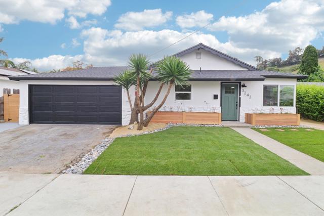 3243 Carolyn Circle, Oceanside CA: https://media.crmls.org/mediaz/bb2a3594-ca3a-40bd-9861-e68db01c5e5f.jpg