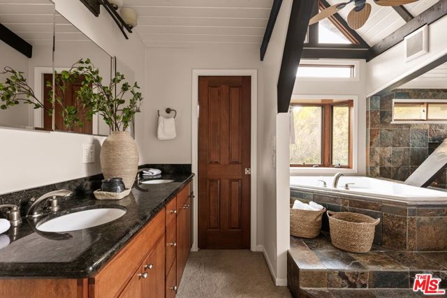 20500 Paradise Lane, Topanga CA: https://media.crmls.org/mediaz/bb2aa216-6732-4cfd-b70f-e4e4826b280a.jpg