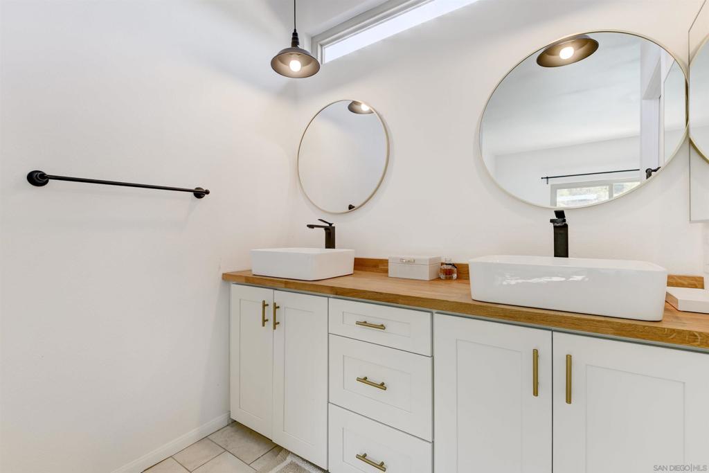 2735 Waterbury Way - photo 16