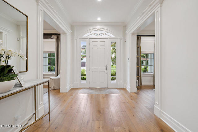 112 Hampstead Court, Westlake Village CA: https://media.crmls.org/mediaz/bb2bcee7-860e-4c34-b045-d55cf62c6923.jpg