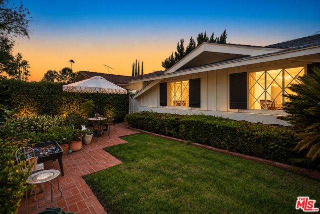 23431 Clarendon Street photo 23